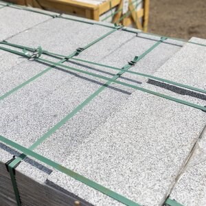 Bianco Sardo Granite Kerbstone (chamfer 1L), 20 x 25 x 50 cm