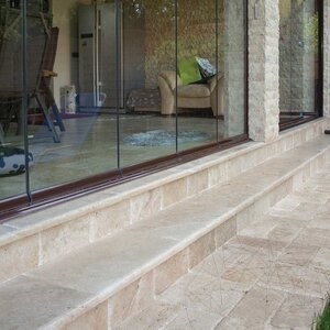 Classic Cross Cut Brushed + Bullnose 1L Travertine, 61 x 30.5 x 3 cm (Stairs & Pool Cooping)