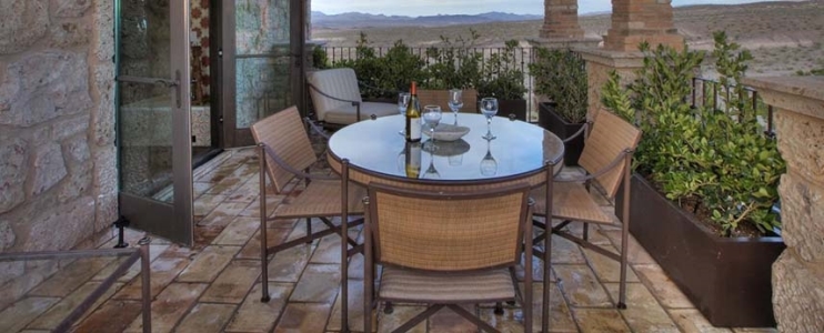 Balcony decorating ideas with natural stone