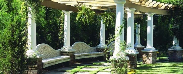 Garden Landscaping: Gazebo with Columns 