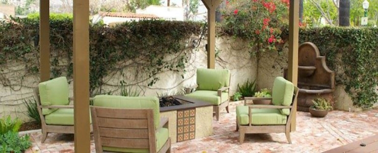 Landscaping your backyard, between old and new