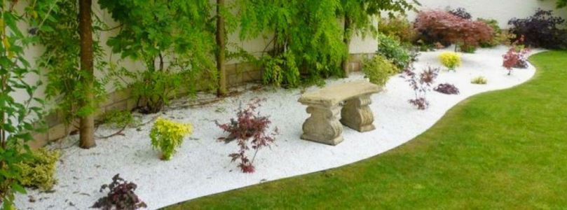 How to decorate your garden with unique natural stones
